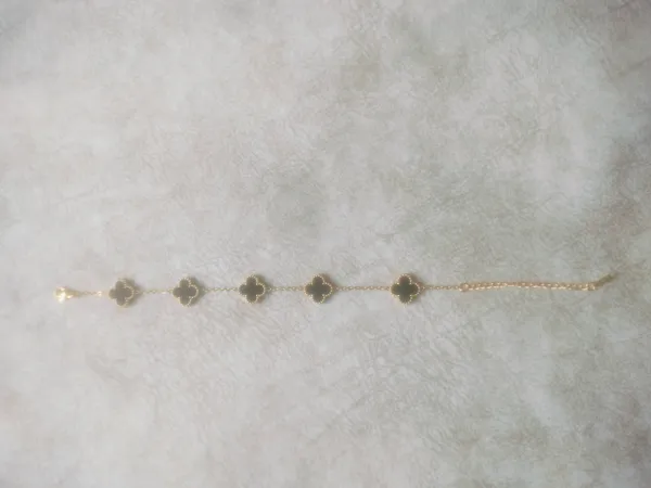 Gold_Stainless_Steel_Clover_Charm_Chain_Bracelet_For_Women