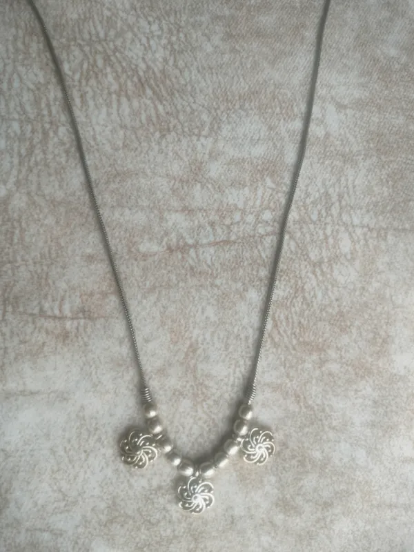 Silver-Toned_Oxidized_Necklace_for_Women