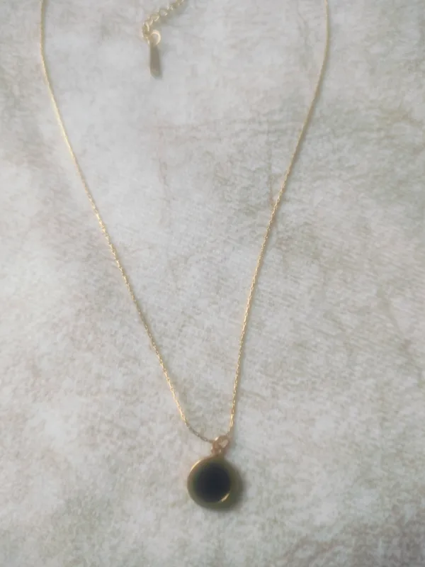 Gold_Black_Stainless_Steel_Round_Pendant_Necklace_For_Women