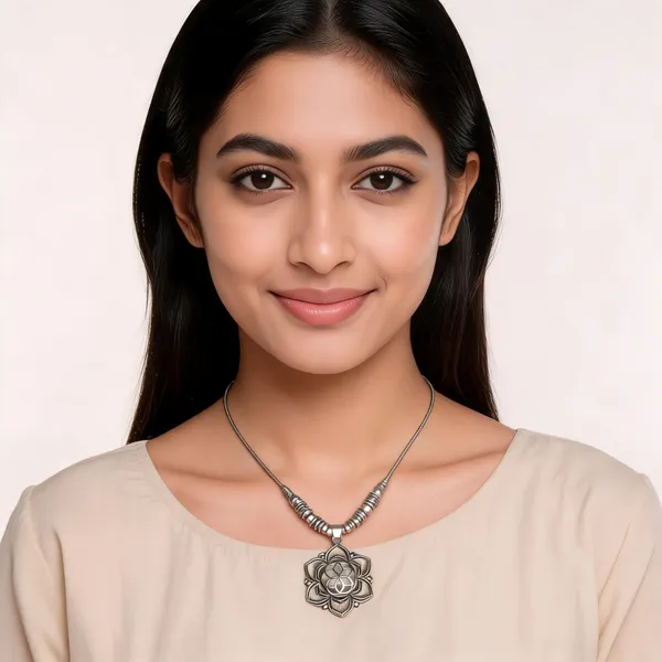 Silver_Stainless_Steel_Floral_Pendant_Necklace_For_Women