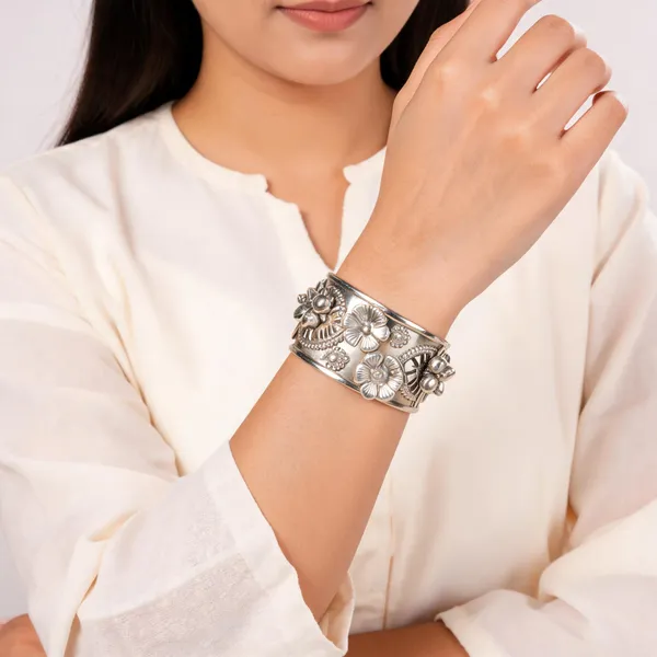 Silver_Stainless_Steel_Floral_Cuff_Bracelet_For_Women