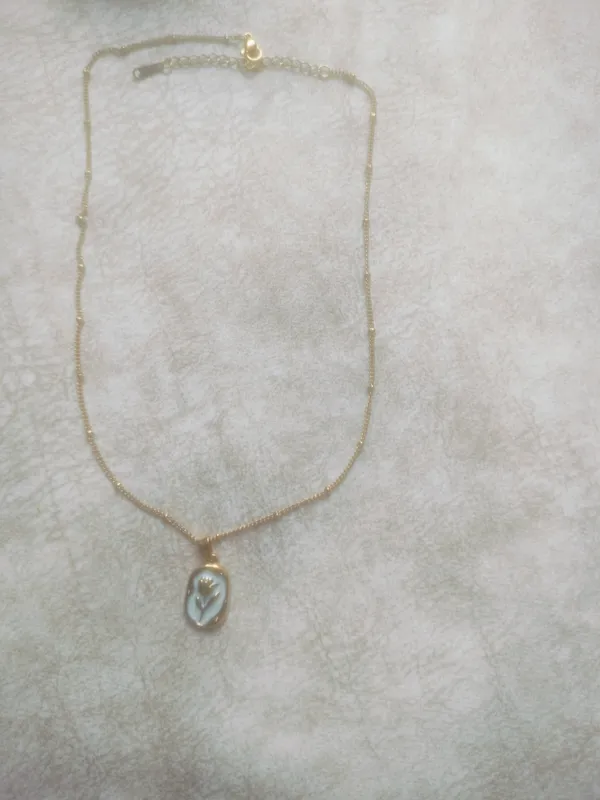 Gold_Tone_Pendant_Necklace_for_Women