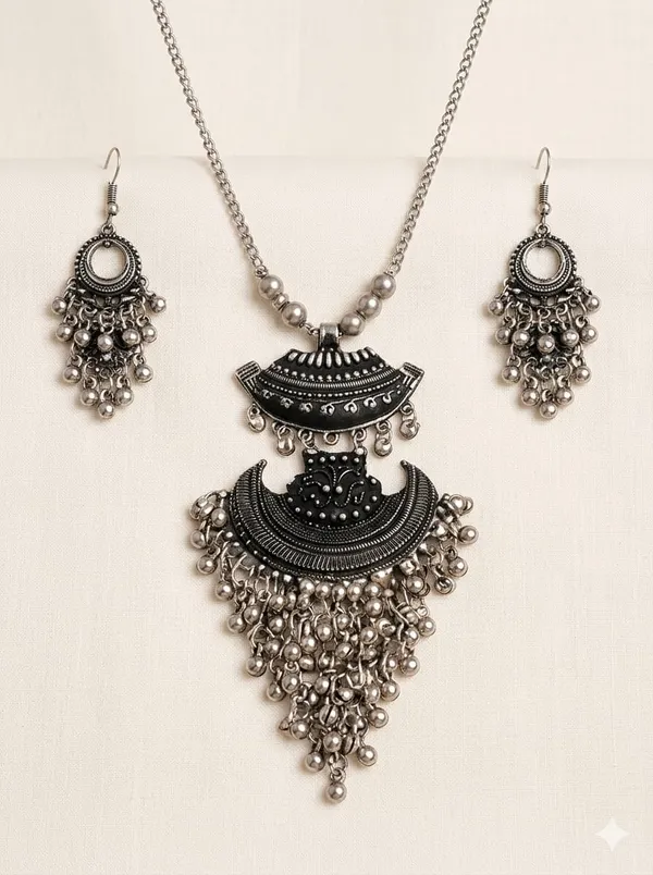 Silver_Oxidized_Statement_Necklace_And_Earrings_Set_For_Women