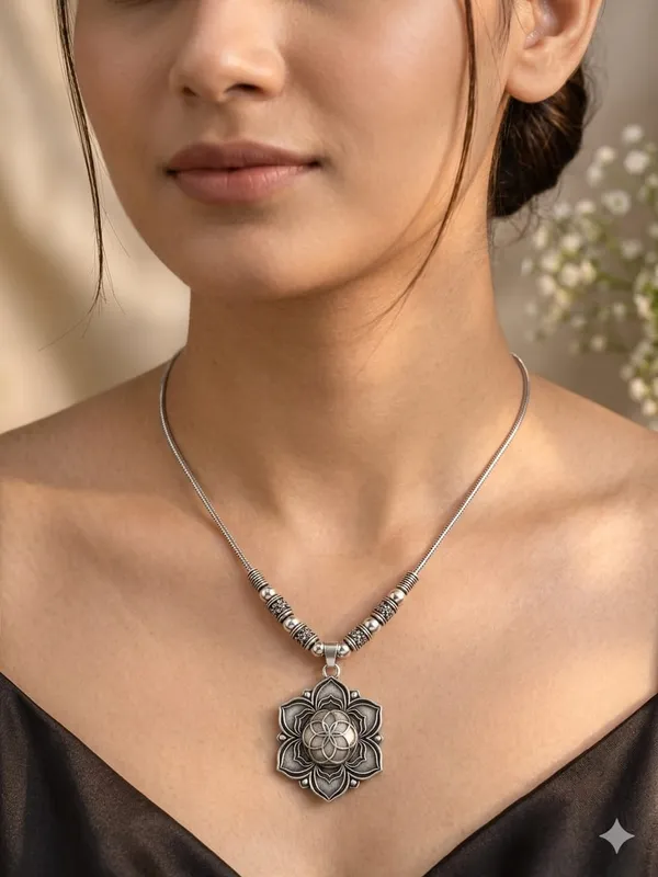 Silver_Stainless_Steel_Floral_Pendant_Necklace_For_Women