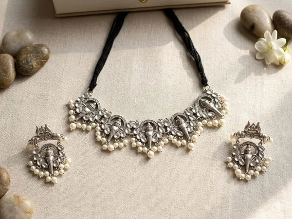 Silver_Oxidised_Stainless_Steel_Necklace_and_Earring_Set_For_Women