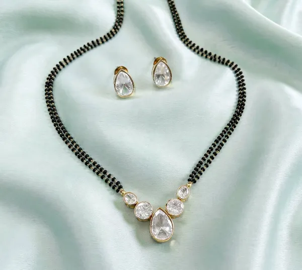 Luxury_Moissanite_Black_Beaded_Mangalsutra_Set_with_Teardrop_Pendant_&_Matching_Earrings