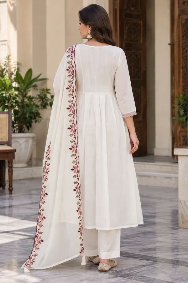 Cream_Mull_Cotton_3_Pec-Kurti_Set_For_Women