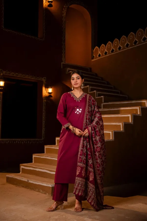 Maroon_Cotton_With_Azrak_Print_3_Pec-Kurti_Set_For_Women