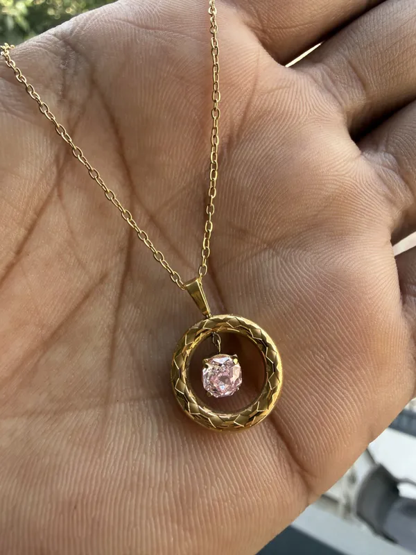 Gold_Stainless_Steel_Circular_Pendant_Necklace_For_Women