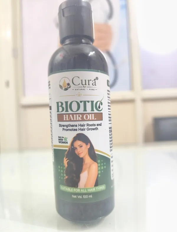Cura_Bhringraj_Shampoo_With_Reetha_Neem_Shikakai_&_Hair_Oil_Pack_Of_2
