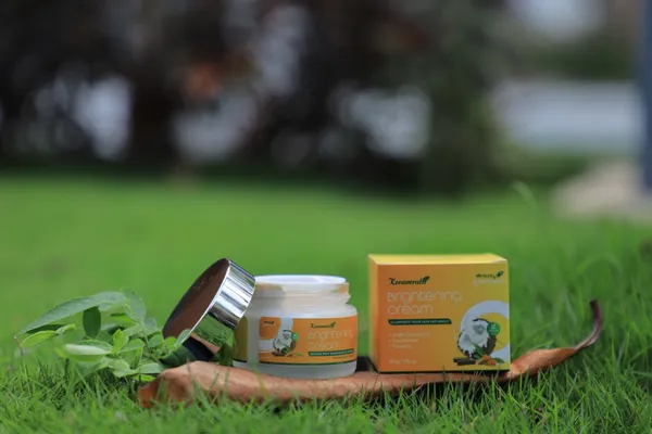 Keramruth_Sandalwood_Turmeric_Brightening_Face_Cream