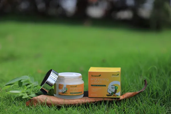 Keramruth_Sandalwood_Turmeric_Brightening_Face_Cream