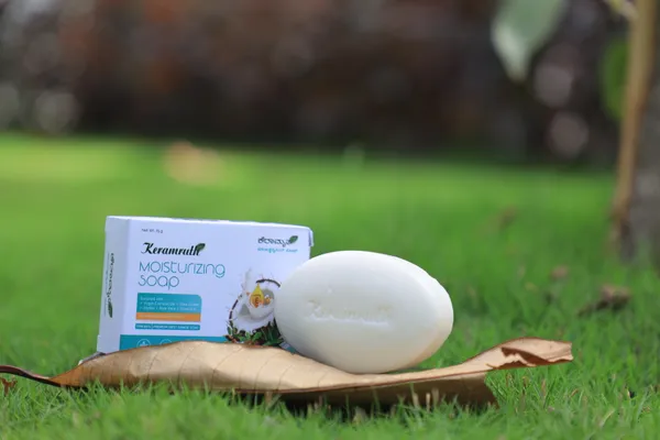 Keramruth_Vitamin_E_Shea_Butter_Aloe_Vera_Moisturizing_Soap_-_Pack_of_4