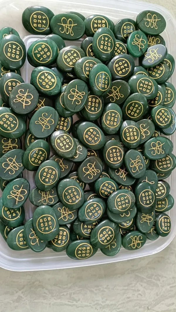 Green_Engraved_Oval_Palm_Stone