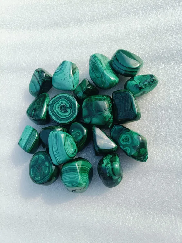 Green_Malachite_Tumbled_Polished_Stones