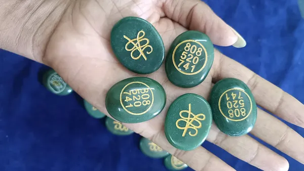 Green_Engraved_Oval_Palm_Stone