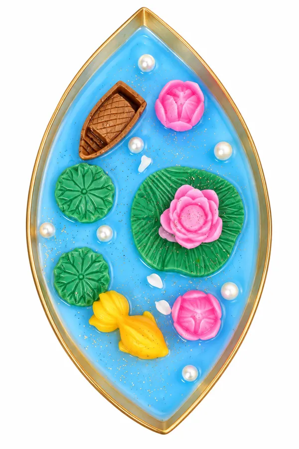 Lotus_Pond_Boat_Candle