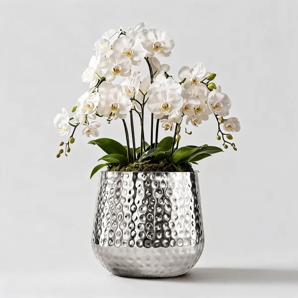Silver_Metal_Vase_For_Home_Decor