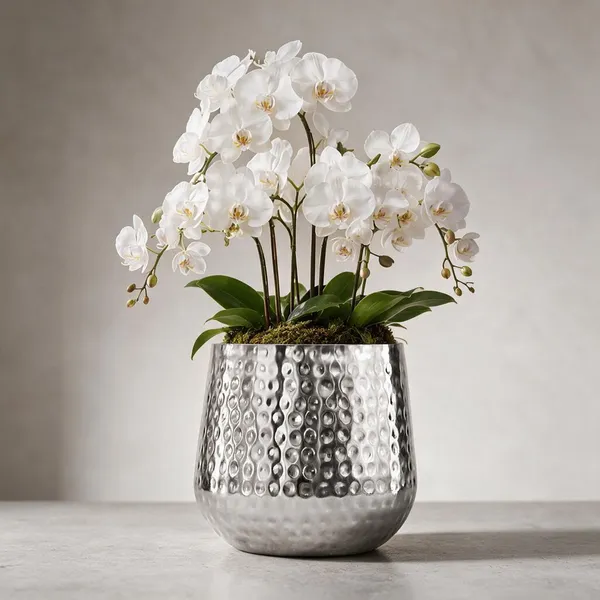 Silver_Metal_Vase_For_Home_Decor