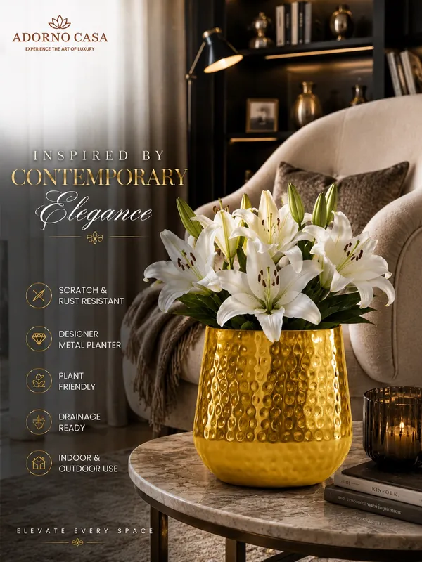 Aurum_Hammered_Gold_Finish_Metal_Accent_Vase