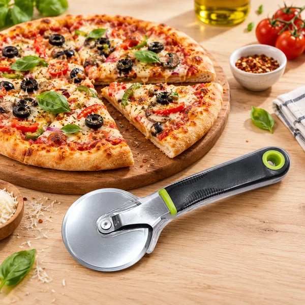 Silver_Stainless_Steel_Classic_Pizza_Cutter