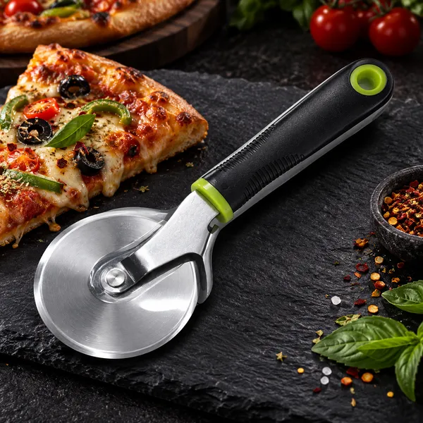 Silver_Stainless_Steel_Classic_Pizza_Cutter