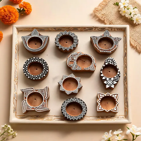 Wooden_Traditional_Black_White_Pattern_Diya_Set_Of_10