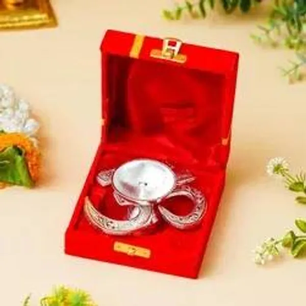 Metal_Traditional_Ornate_Diya_Oil_Lamp_For_Pooja