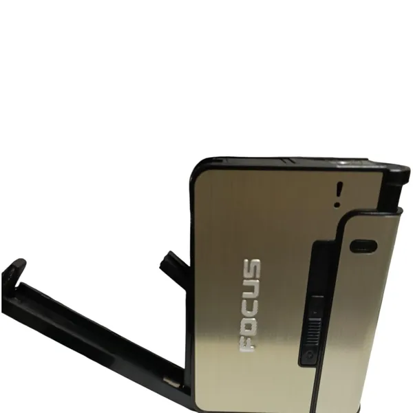 Automatic_Cigarette_Case_With_Refillable_Lighter