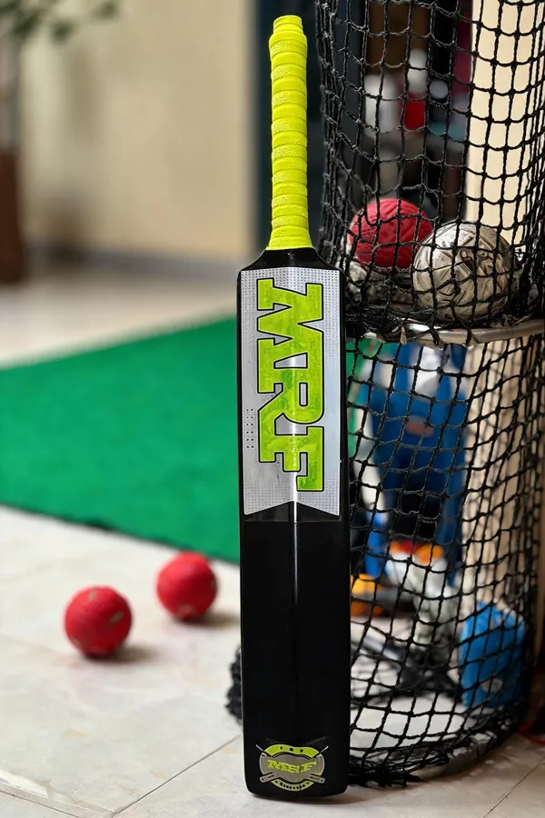 Wilora_Plastic_Junior_Cricket_Bat_Size_3_For_Kids