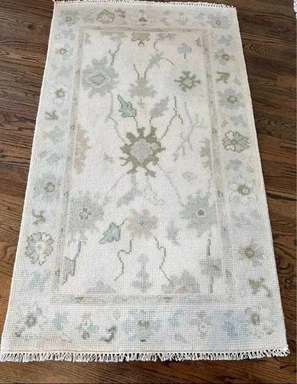Evanesce_Hand_Knotted_Carpet_Rugs