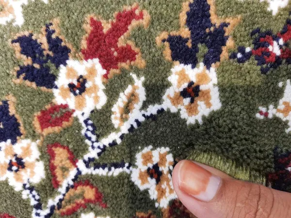 Ambient_Persian_Wool_Carpet