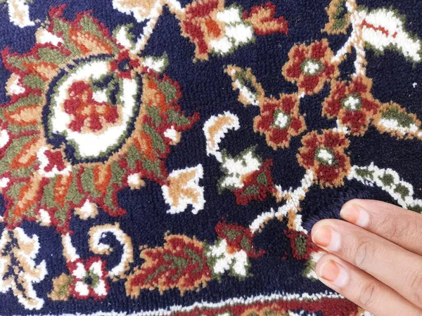 Dreamy_Persian_Wool_Carpet