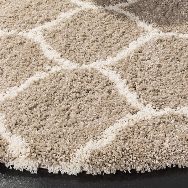 Harmonyhues_Round_Saggy_For_Living_Room