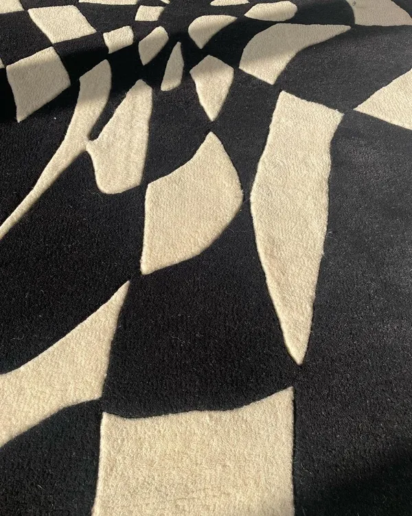 Crave_Irregular_Hand_Tufted_Carpet