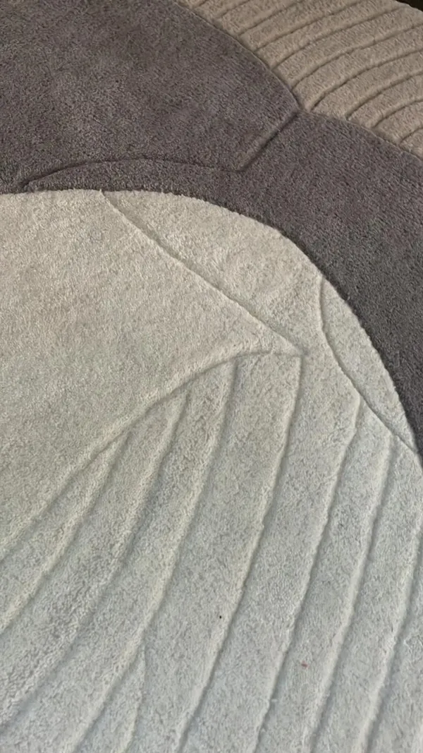Arc_Irregular_Hand_Tufted_Carpet
