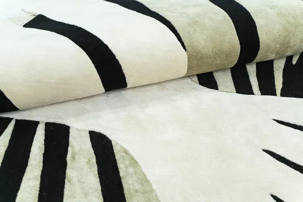 Ripple_Irregular_Hand_Tufted_Carpet