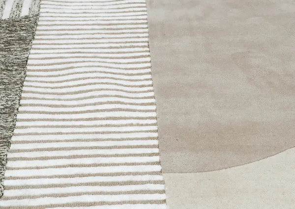 Ozia_Irregular_Hand_Tufted_Carpet_Rug
