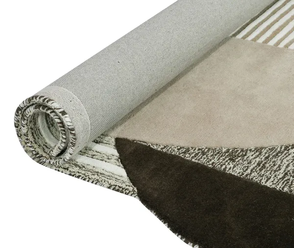Ozia_Irregular_Hand_Tufted_Carpet_Rug