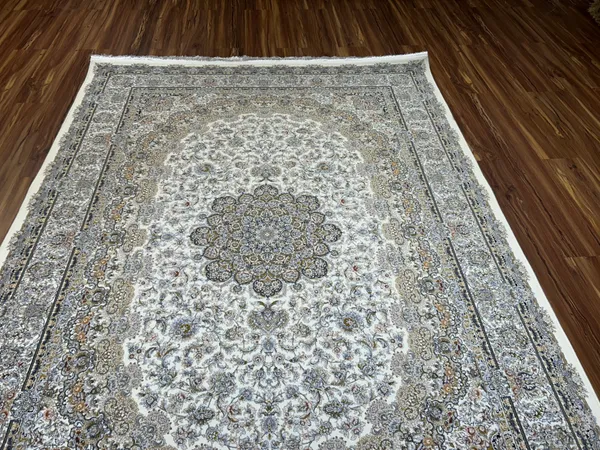 Farhad_Iranian_Carpet_Rug_5x7