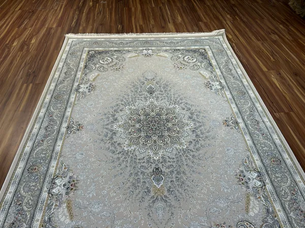 Golnaz_Iranian_Carpet_Rug_5x7