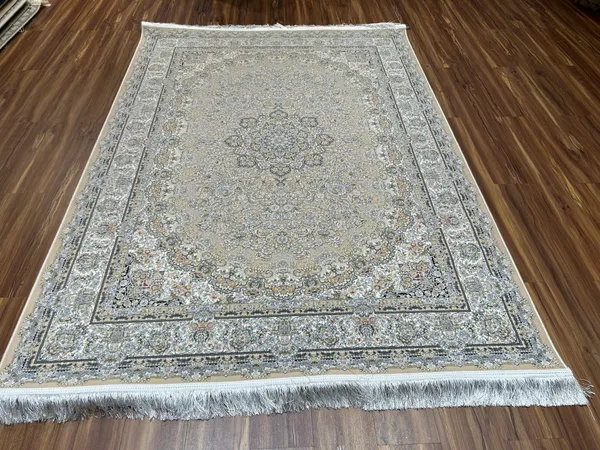 Esfandiar_Iranian_Carpet_Rug_5x7