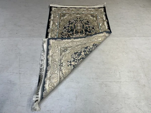 Parmeh_Iranian_Carpet_Rug_3x5