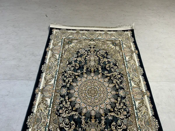 Parmeh_Iranian_Carpet_Rug_3x5