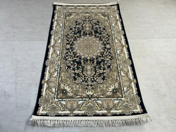 Parmeh_Iranian_Carpet_Rug_3x5