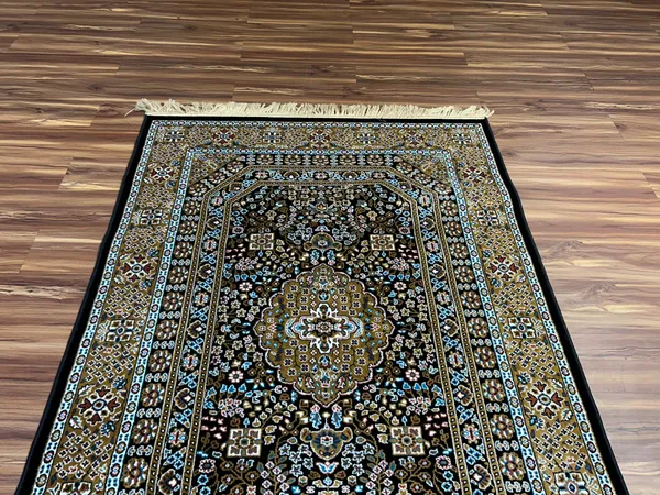 Urmia_Persian_Carpet_Rug_4x6