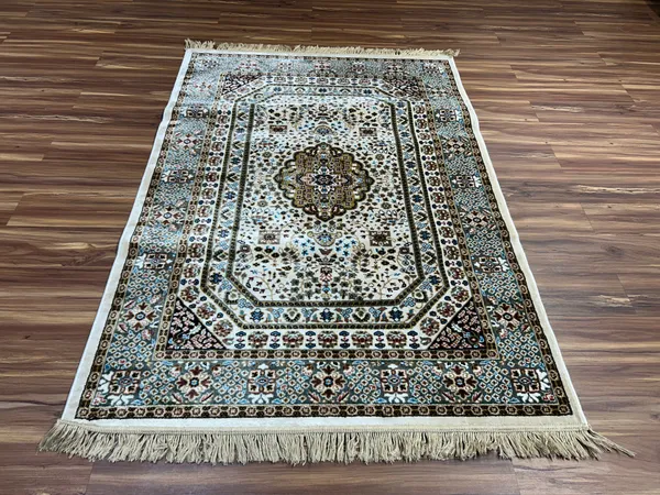 Zarin_Persian_Carpet_Rug_4x6
