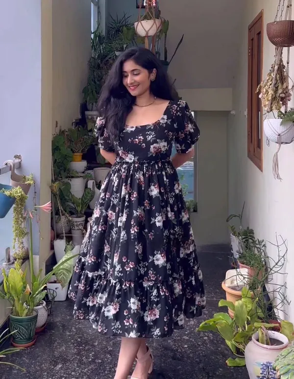 Black_Georgette_Puffed_Western_Frock_For_Women