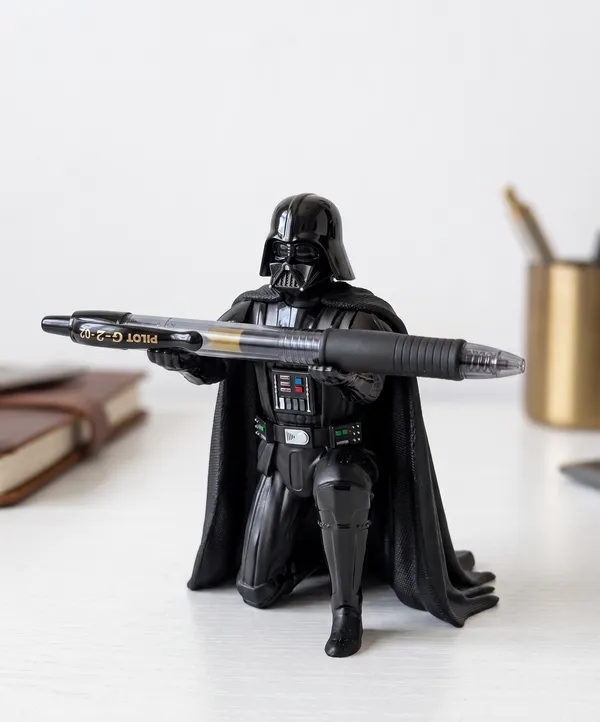 Darth_vader_pen_stand