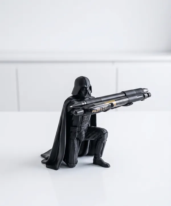 Darth_vader_pen_stand